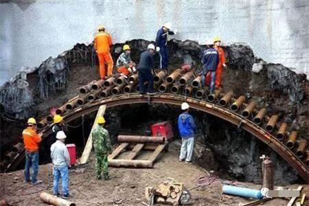 泸州隧道钢花管支护案例